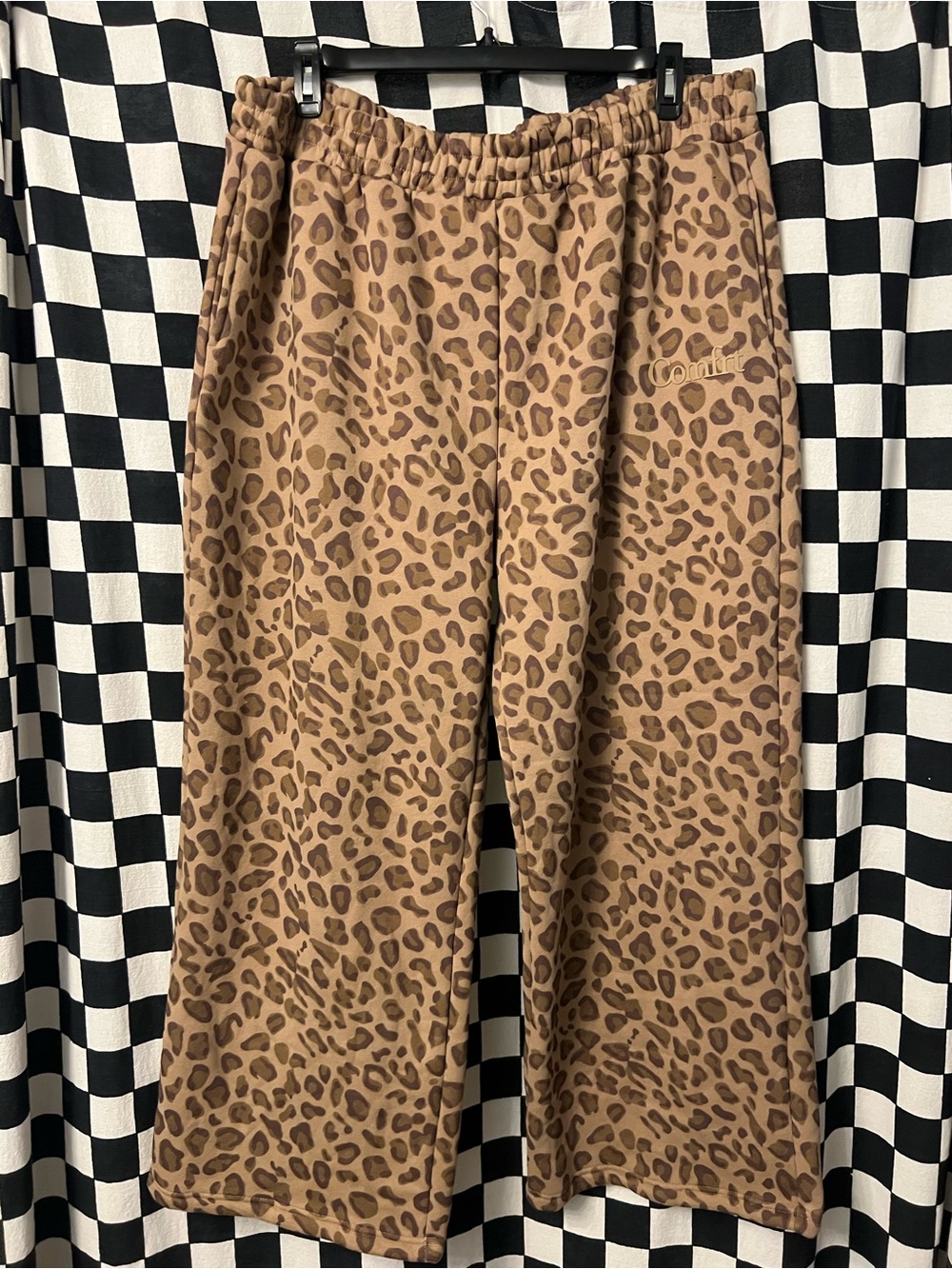 Comfrt Minimalist Cheetah  plush wide leg sweat pants